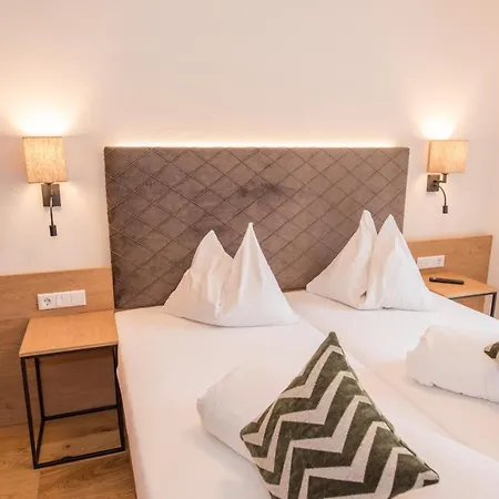Hotel-restaurant Gruber فندق *